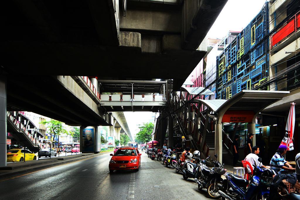 어드벤쳐 호스텔 방콕 외부 사진