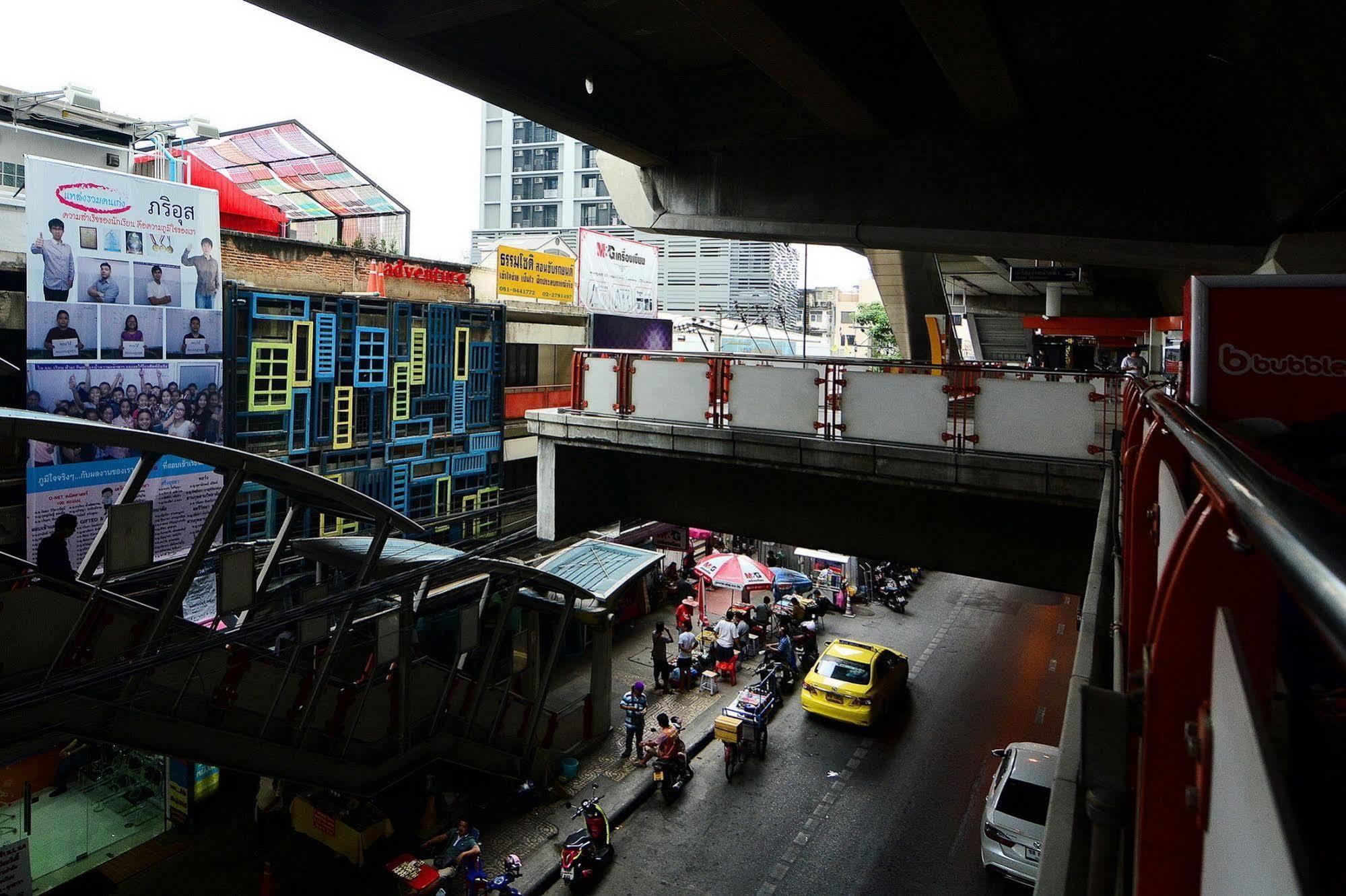 어드벤쳐 호스텔 방콕 외부 사진